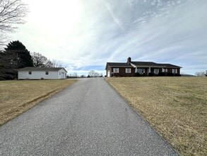 Building Photo - 583 Damascus Church Rd