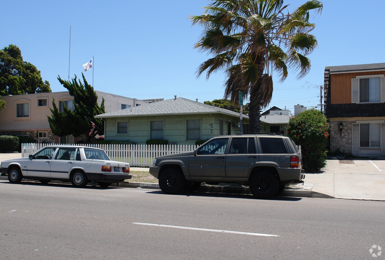Foto del edificio - 1241-1247 Grand Ave