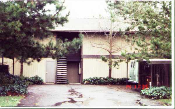 Building Photo - 820 Carlita