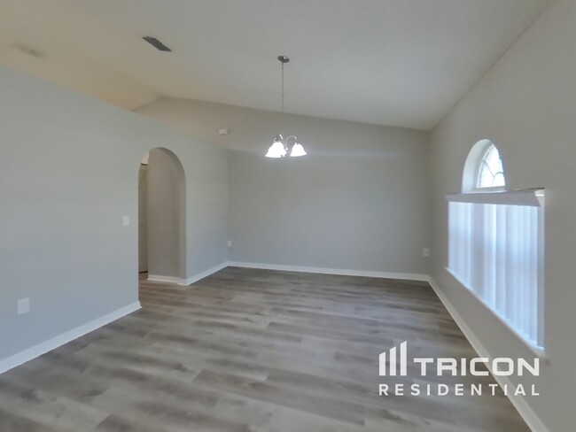Foto del edificio - 2232 Nettlebrook St N