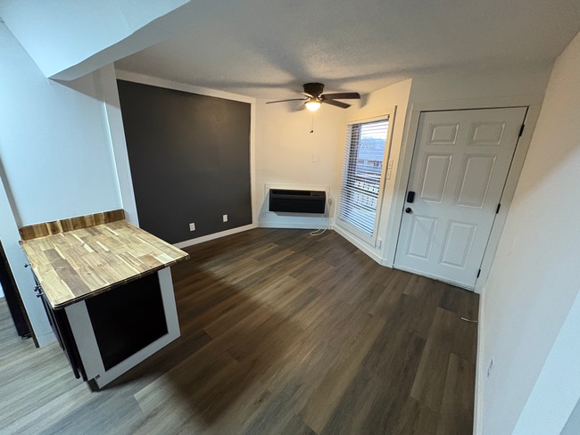 Building Photo - Hillwood Villas