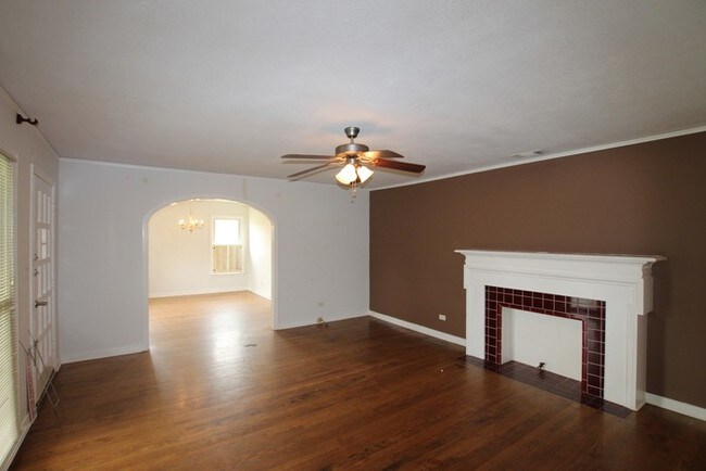 Foto del edificio - 427 E 5th St
