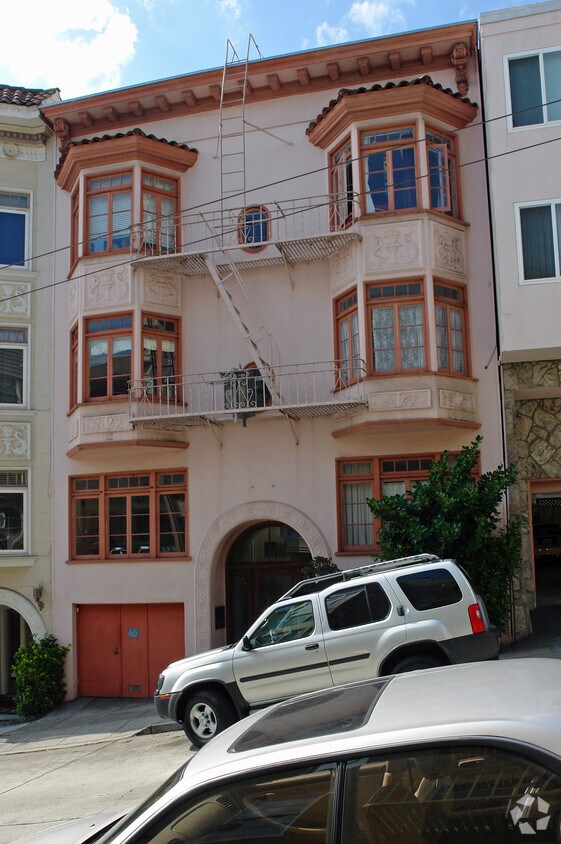 Building Photo - 1227 Clay St