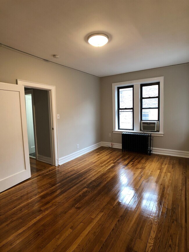 Building Photo - 56 Glenwood Ave