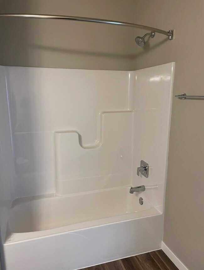 Foto del edificio - 4708 Creekwood Ln