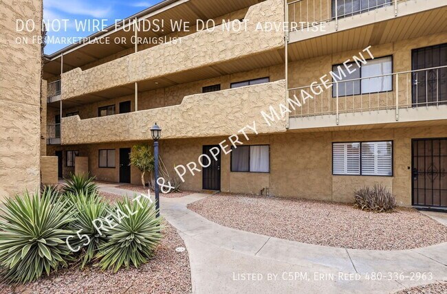 Foto del edificio - 4950 N Miller Rd
