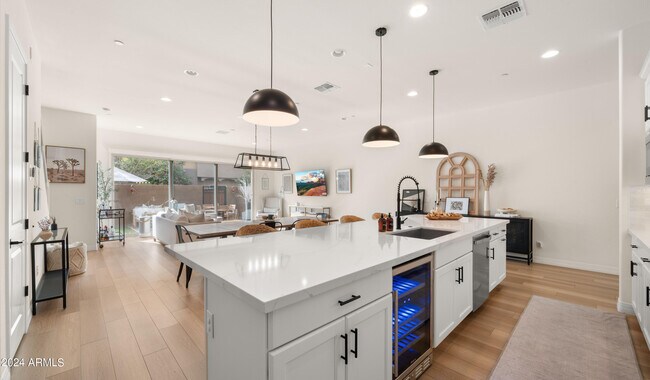 Building Photo - 7457 E Conquistadores Dr
