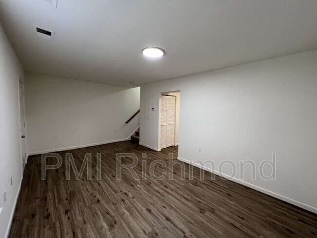 Foto del edificio - 3520 E Richmond Rd