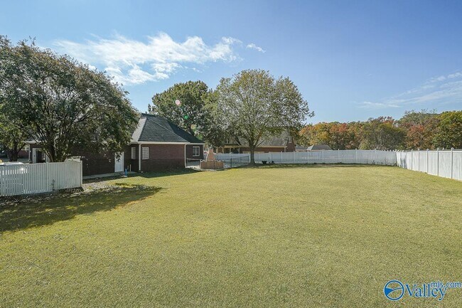 Foto del edificio - 117 Thomas Woods Ct