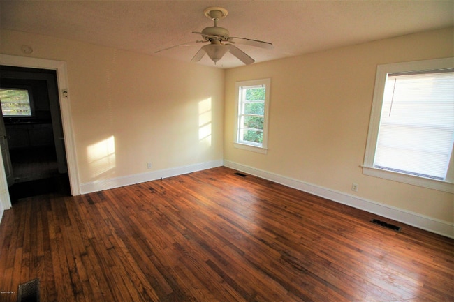 Photo - 503 S Oak St Townhome