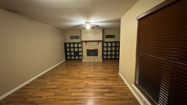 Building Photo - 1011 Chesapeake Dr