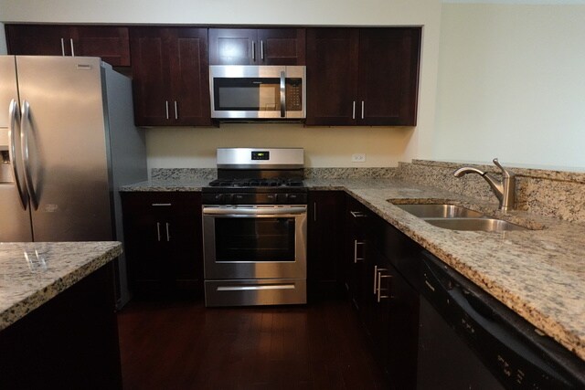 Foto del edificio - 1070 Woodhill Ct