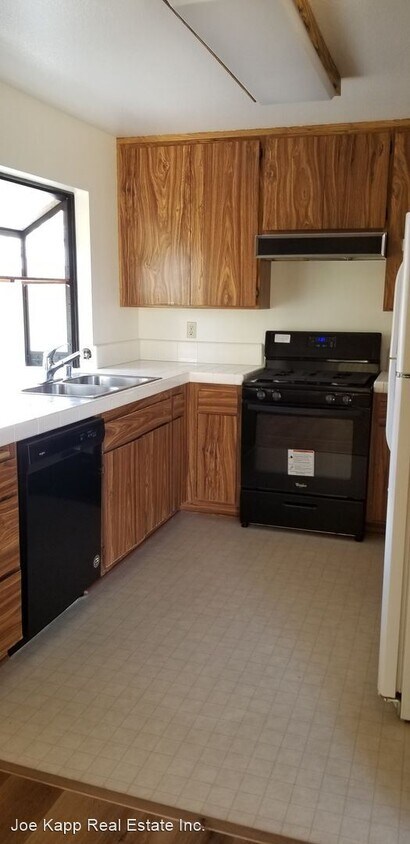 Primary Photo - 2 br, 2 bath House - 581 Kipling Ave