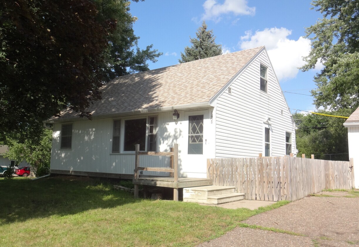 Primary Photo - 1408 Sunrise Ave SE