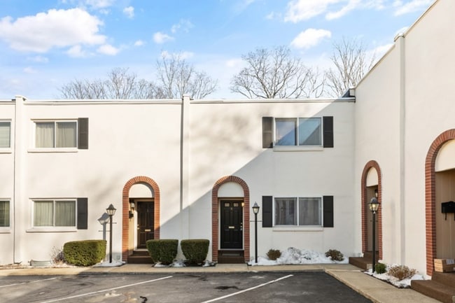 Photo - 1 Charles St Townhome