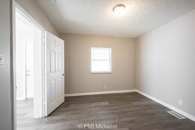 Building Photo - Charming 3-Bedroom Indianapolis Home with ...