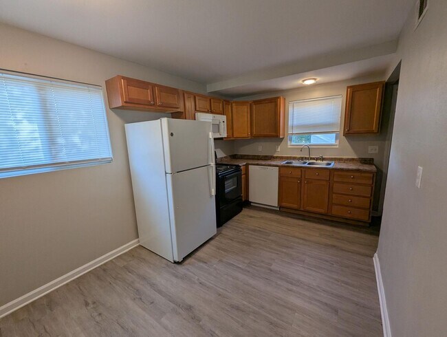 Foto del edificio - Fresh Updates and Flexible Space in Florissant