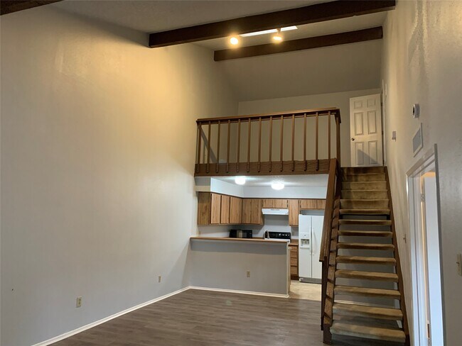 Building Photo - 13002 Leader St