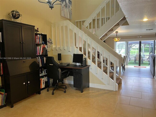 Foto del edificio - 9894 Fairway Cove Ln