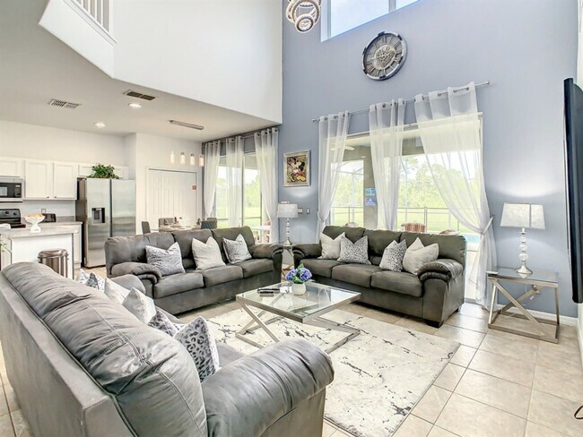 Building Photo - 8627 La Isla Dr