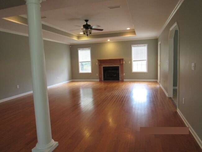 Foto del edificio - 131 Foxchase Dr