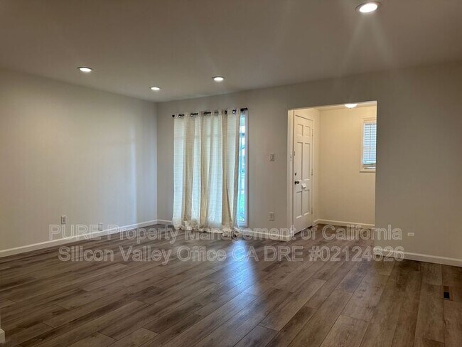 Foto del edificio - 1802 Arbor Dr