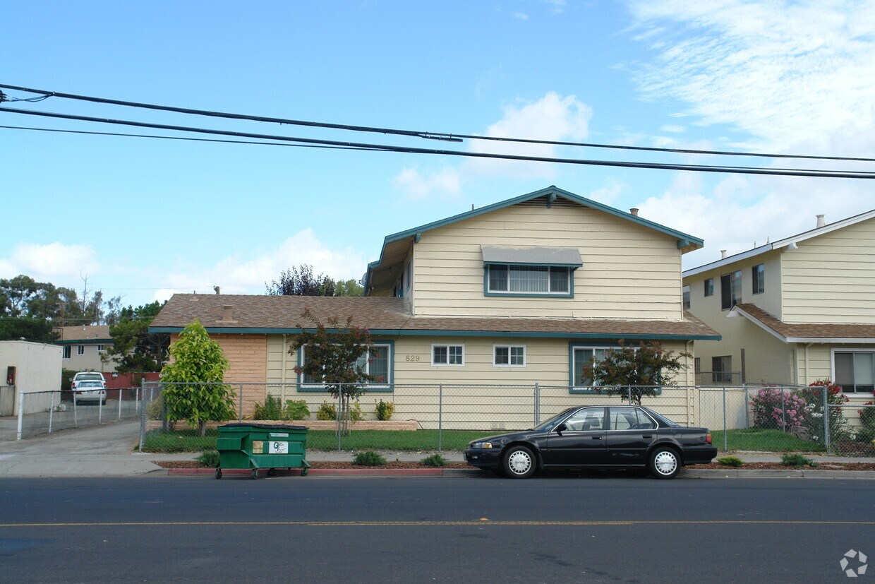 Foto del edificio - 829 Hillsdale Avenue