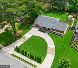 Building Photo - 4130 Lower Roswell Rd