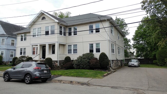 Building Photo - 13 Auburn St