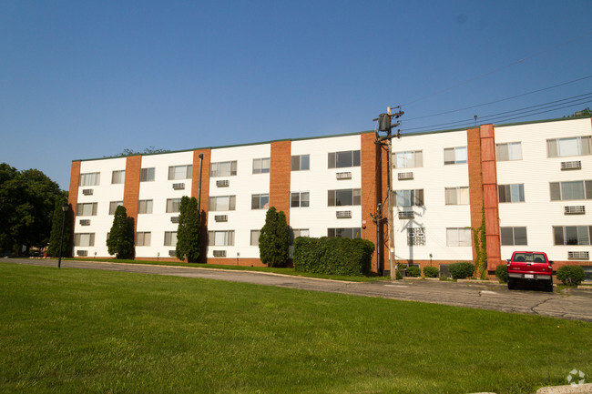 Building Photo - Pinehaven Apartments