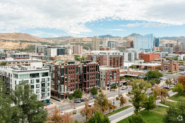 Aerial Photo - Broadway Park Lofts