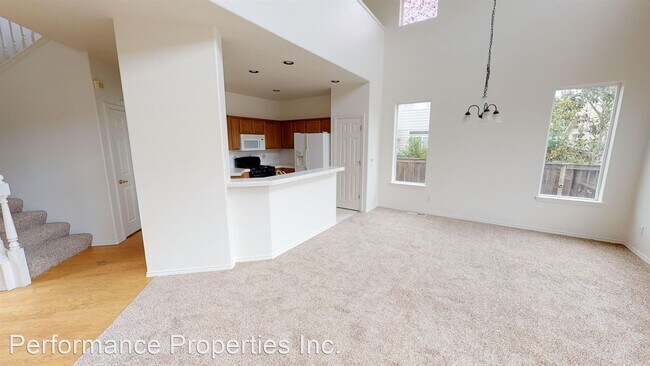 Building Photo - 2 br, 2.5 bath House - 2354 NE Latte Way