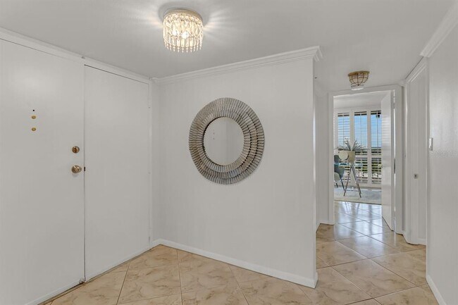 Building Photo - 3301 Bayshore Blvd