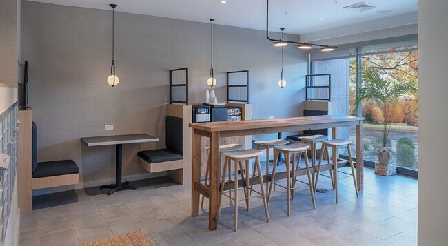 Interior Photo - Dwell 85