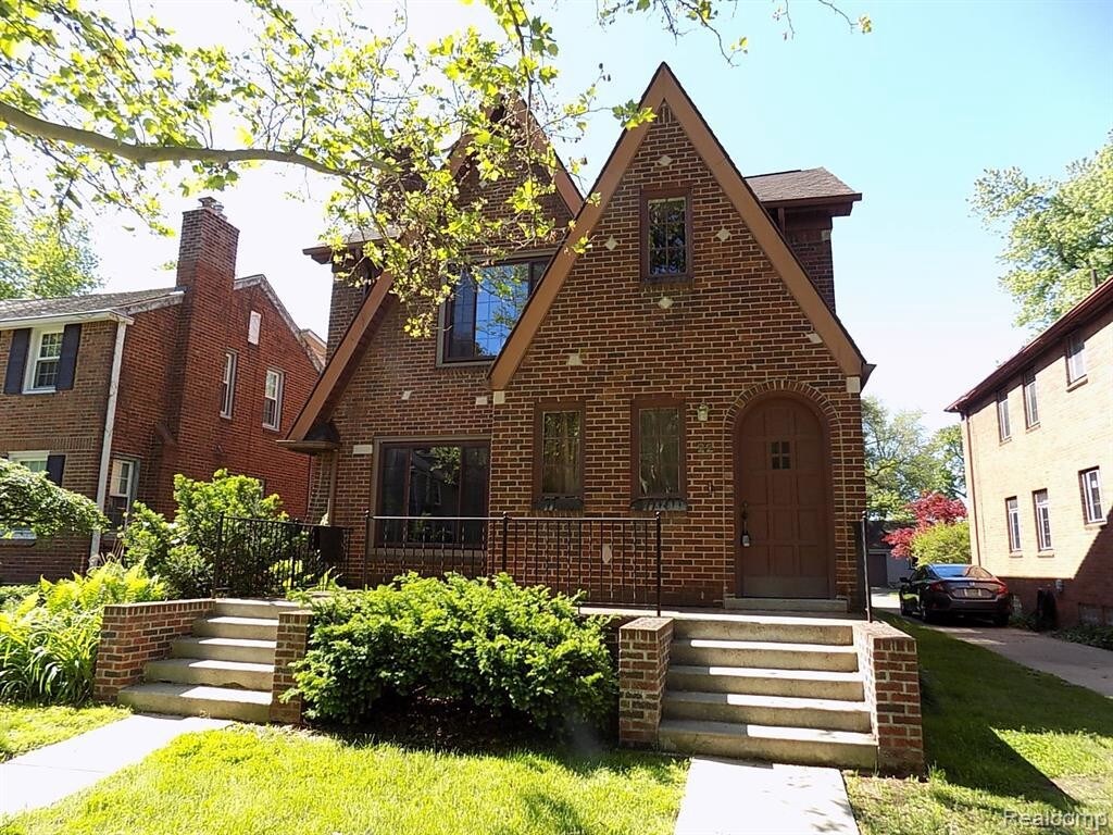 22 Woodward Heights Blvd, Pleasant Ridge, MI 48069 House for Rent in