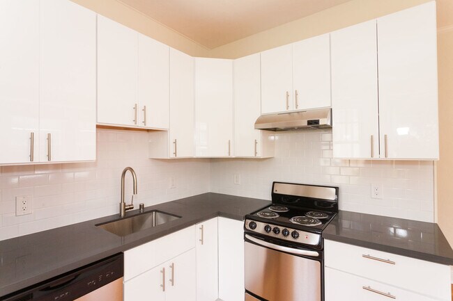 Foto del edificio - 1760 Golden Gate Ave