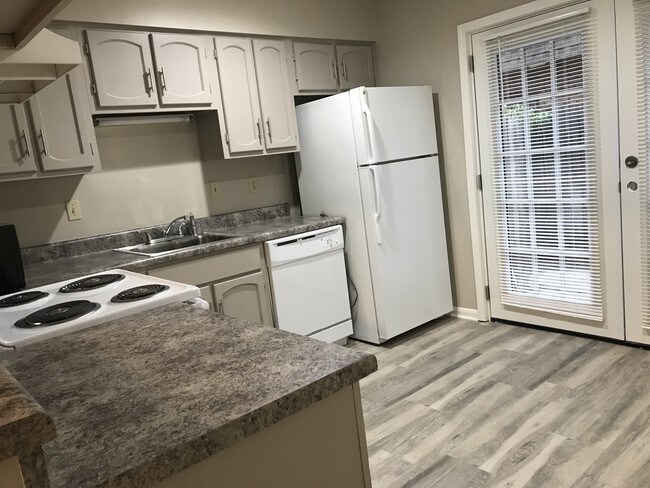 Foto del edificio - 2909 Roosevelt Blvd