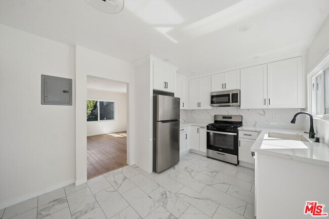 Foto del edificio - 1027 N Gardner St