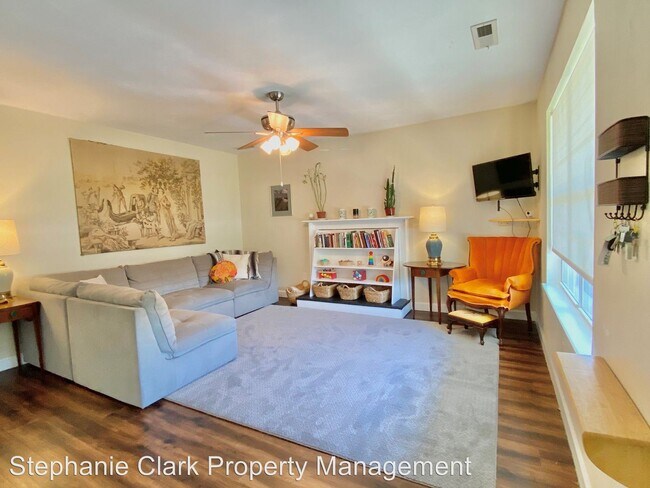 Building Photo - 3 br, 2 bath House - 1200 Hubbell Drive
