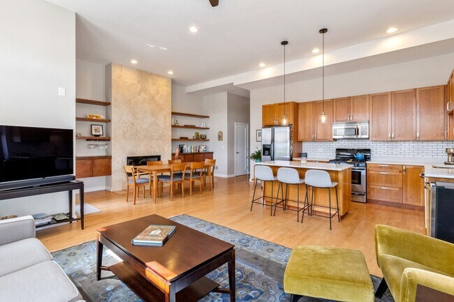 Cocina / Comedor - 2158 N Damen Ave