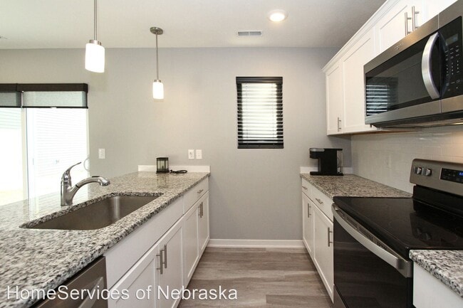 Building Photo - 2 br, 2.5 bath House - 4824 N 36th