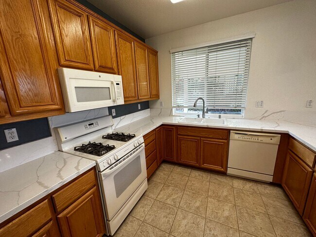 Building Photo - Wonderful Location within Summerset 4, a 5...
