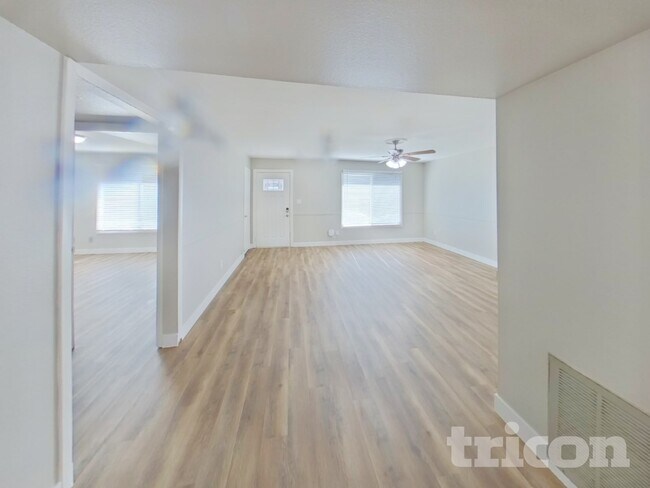 Foto del edificio - 6035 N 31st Ave