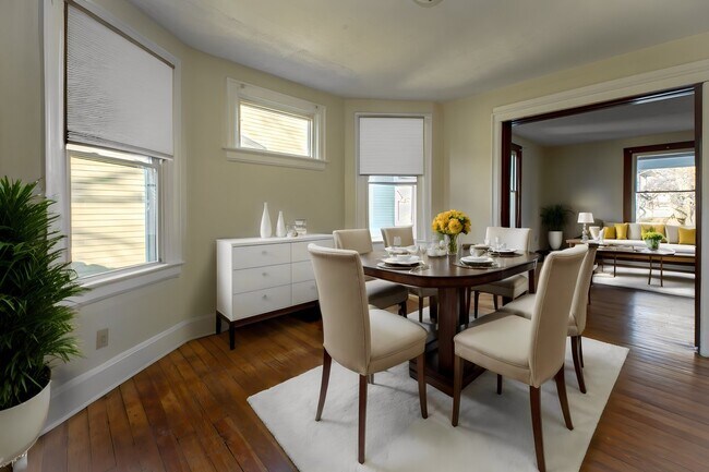 Building Photo - 305 Eaton Ave