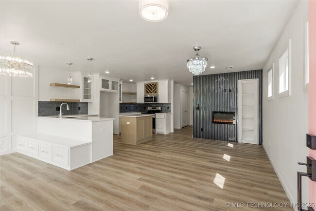 Building Photo - 103 N Atlanta St