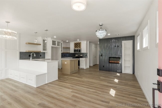 Building Photo - 105 N Atlanta St