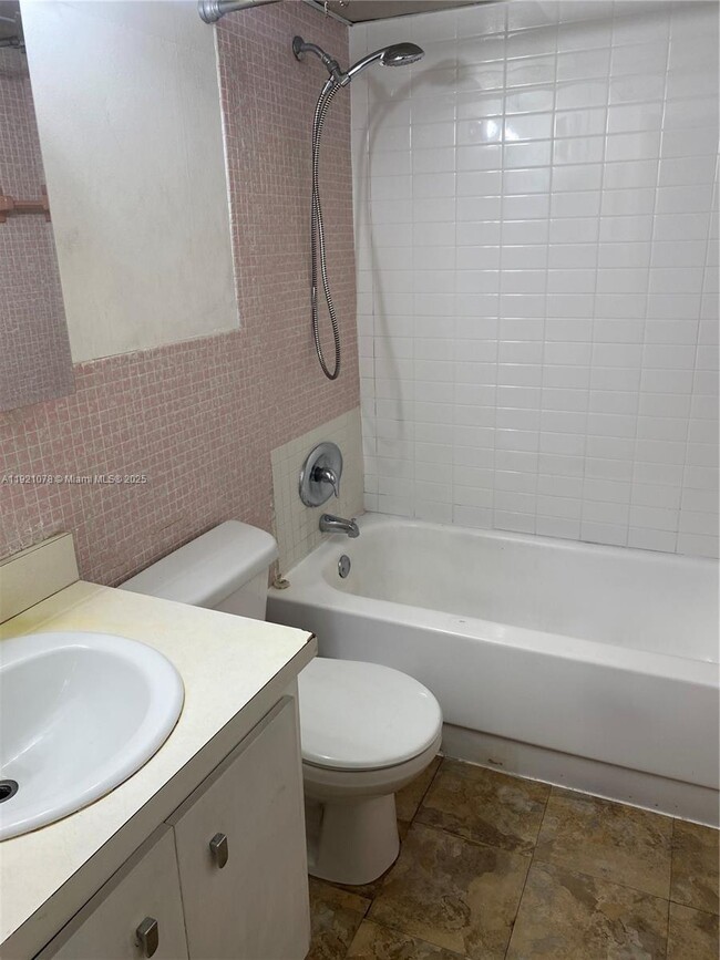 Building Photo - 1732 Meridian Ave