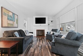 Building Photo - 1000 Hickory Hill Dr