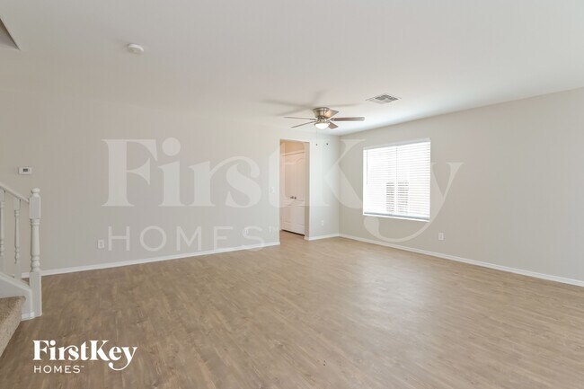 Foto del edificio - 6887 S Martlet Dr