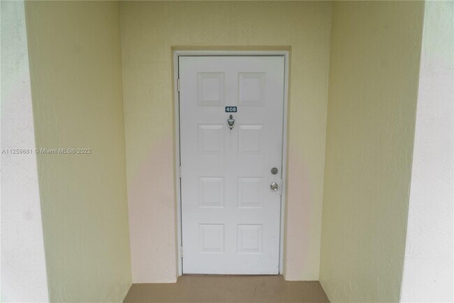 Foto del edificio - 10710 NW 66th St  408 Doral Fl 33178